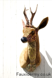 roe-deer-fauxidermy-taxidermy-textile-fabric-trophy-head